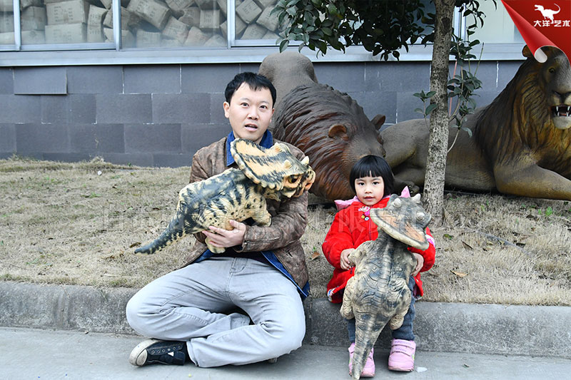 恐龍手偶，仿真手偶恐龍