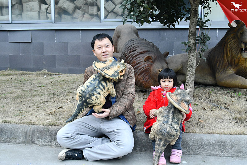 恐龍手偶，仿真手偶恐龍